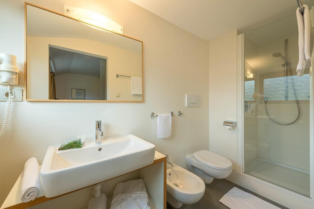 Single Room,411701910:JPEG